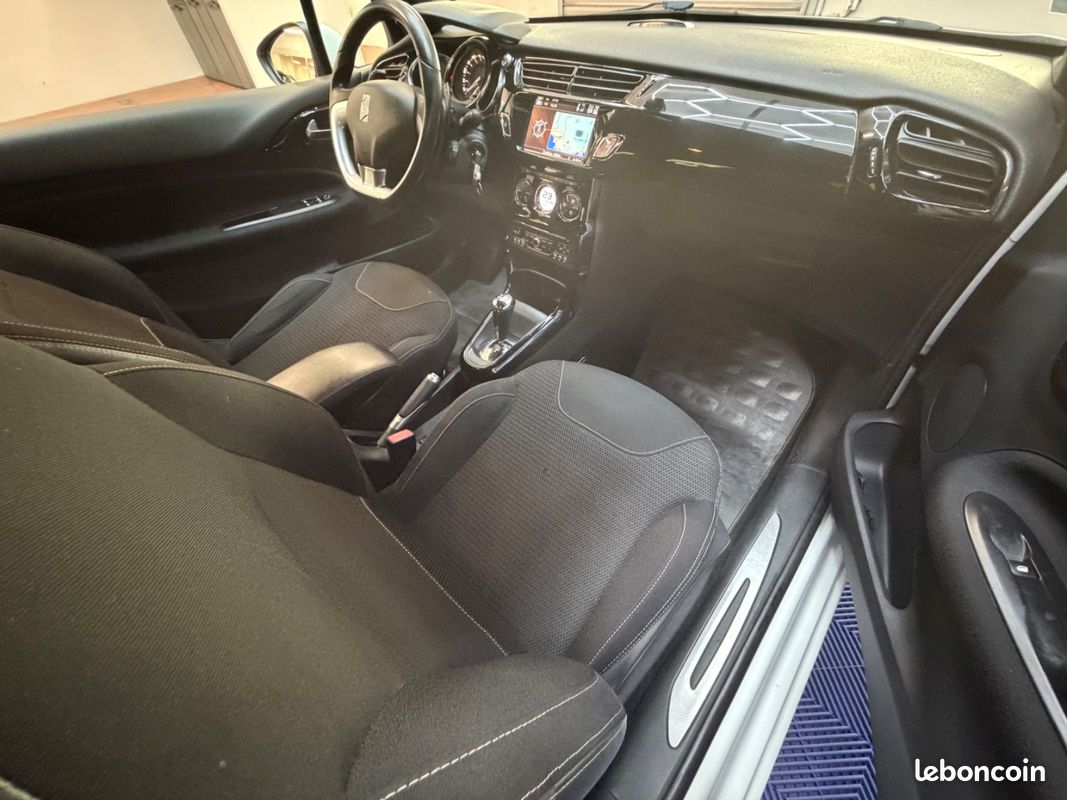 Citroën DS3 Phase 2 1.6 e-HDi 92Ch So Chic - BOITE AUTO / RADAR DE RECUL / CLIM AUTO / BLUETOOTH / REGULATEUR DE VITESSE (image 11)