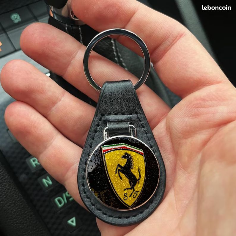 Porte-clés Supercar Noire Métal – Miniature Luxe & Détailée, Cadeau Passionné Auto