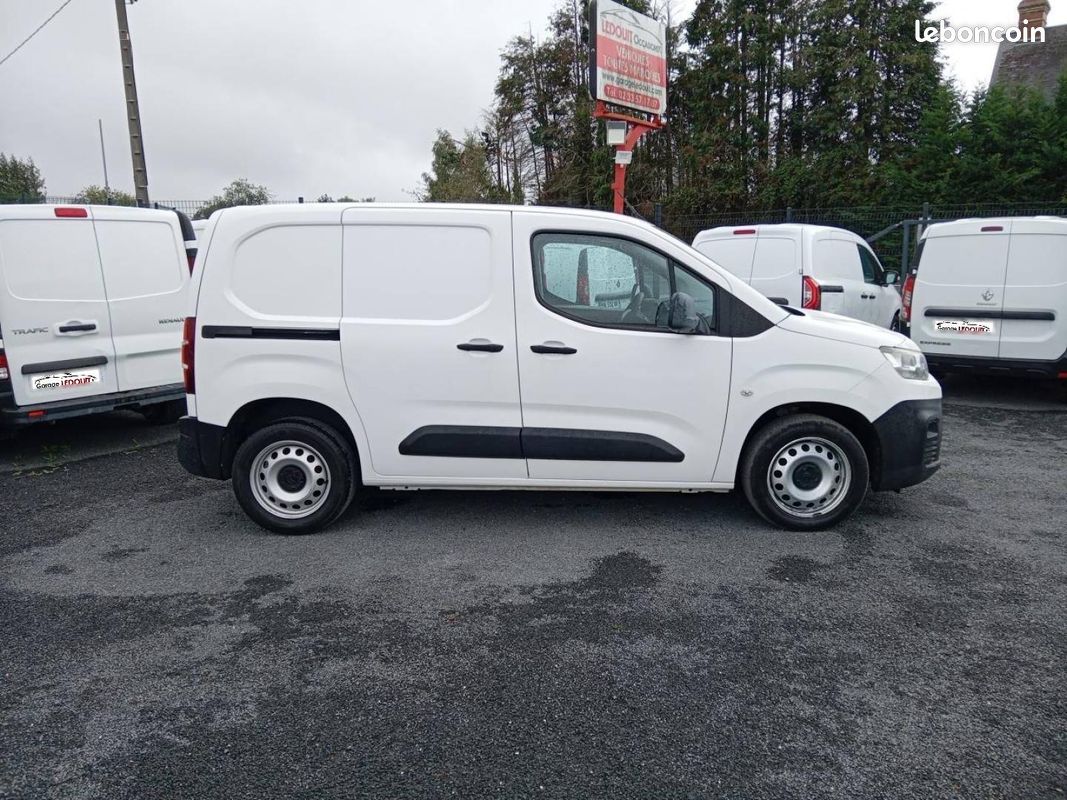Citroen Berlingo Van 12 400 HT M 1.6 BlueHDi 100ch Club 3 Places (image 7)