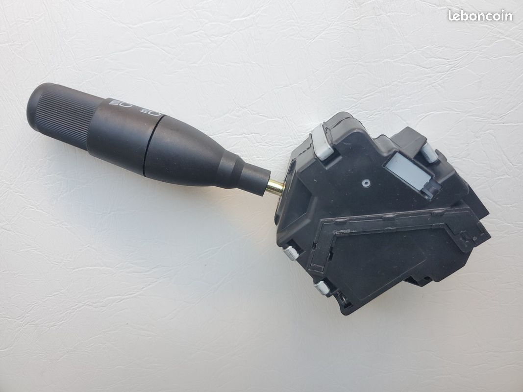 Commodo phare RENAULT CLIO 3 PHASE 2 255405605R