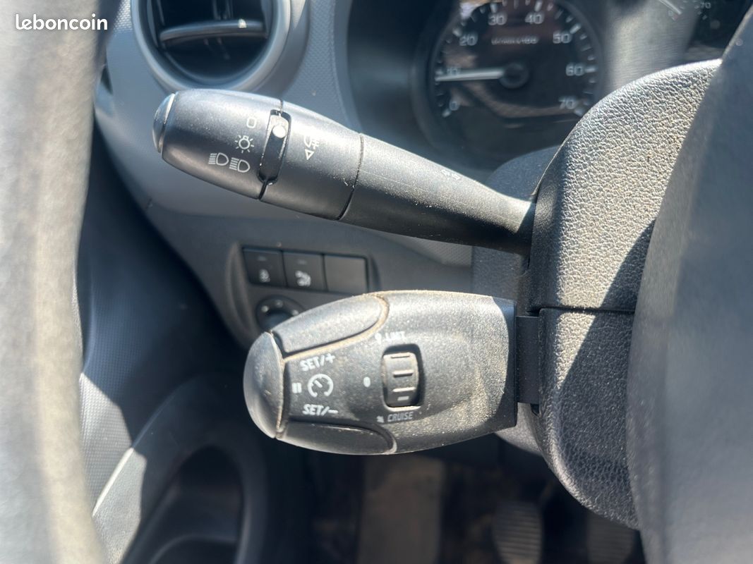 PEUGEOT PARTNER MOTRICITE RENFORCEE 1.6 HDI 90Ch Garantie 12 mois / DISTRI OK / REGUL / CLIM / ATTELAGE / (image 19)