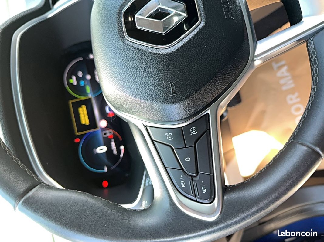 RENAULT Captur E-Tech Plug-in 160 - 21 Intens (image 15)