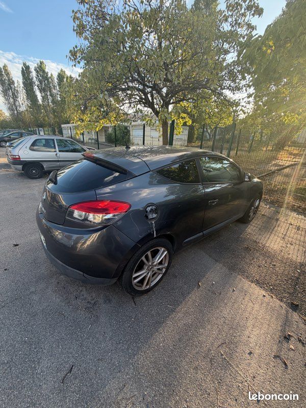 Mégane 3 coupé 1L5 DCI 90ch (image 3)