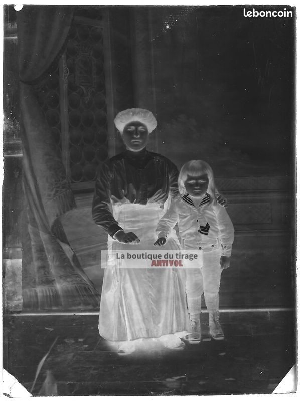 PLAQUE VERRE PHOTO ancienne négatif noir et blanc 13x18 cm Vichy ville