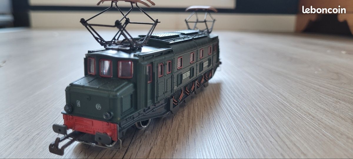 Locomotive électrique 2D2 5511 Nez de cochon SNCF - Hornby Jouef 2286 HO DC - Collection