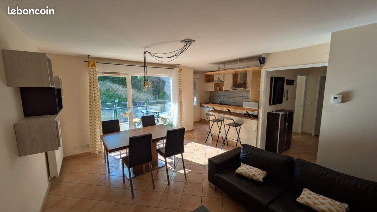 Appartement 2 pièces 45 m² · à Saint-Julien-en-Genevois · 45 m² · 1 250 €/mois