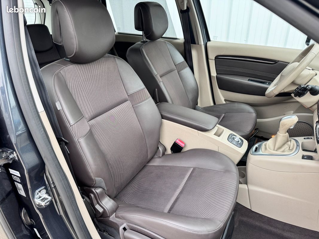 RENAULT SCENIC III PRIVILEGE 1.5 DCI 110cv BV AUTO 5 PORTES (image 4)
