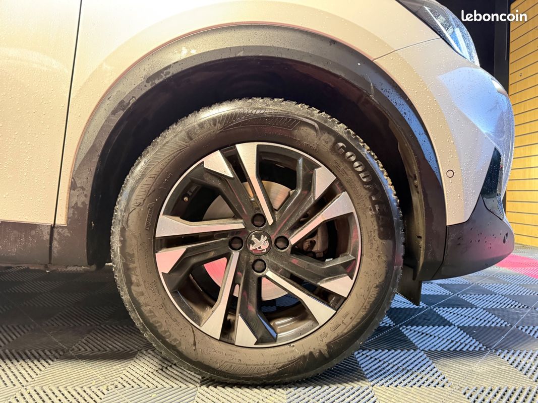 PEUGEOT 2008 BlueHDi 130 SS EAT8 GT Pack / Entretien complet (image 19)