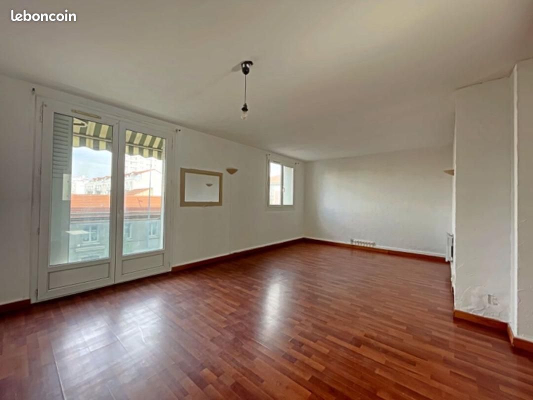 Appartement 2 pièces 57 m² · à Saint-Étienne · 57 m² · 490 €/mois