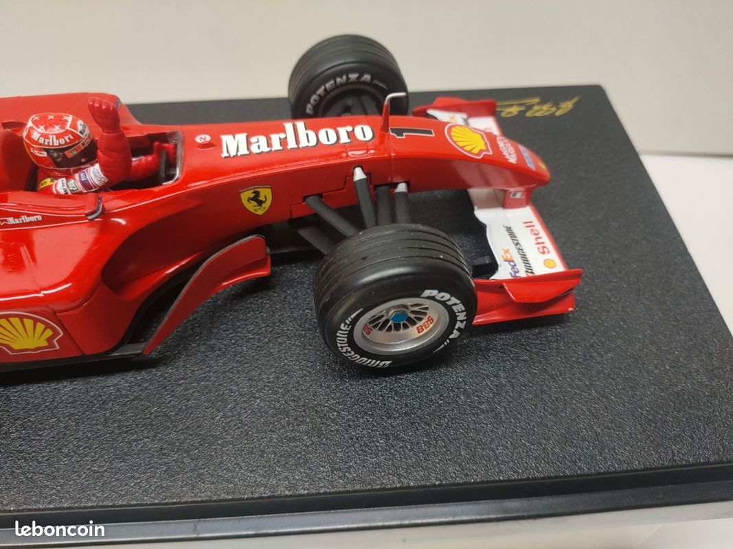 Ferrari F1 2001 Michael Schumacher 1/18 Hot Wheels racing (Gebraucht) in Yverdon-les-Bains für
