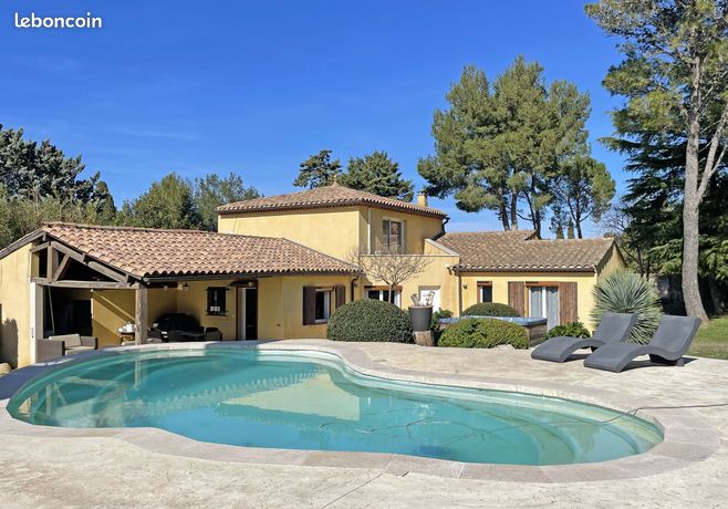 Propriété 9 pièces 300 m²