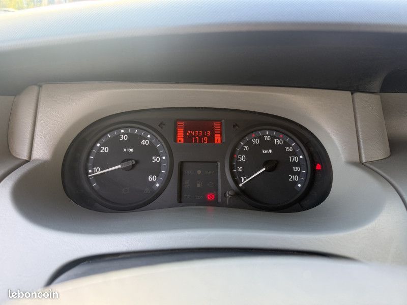 Renault TRAFIC 2.0 dci 90cv (9Places) Clim (image 19)