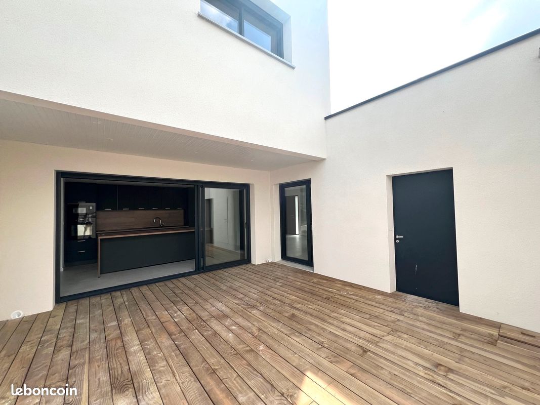 Maison 5 pièces 135 m² · à Bruz · 135 m² · 2 000 €