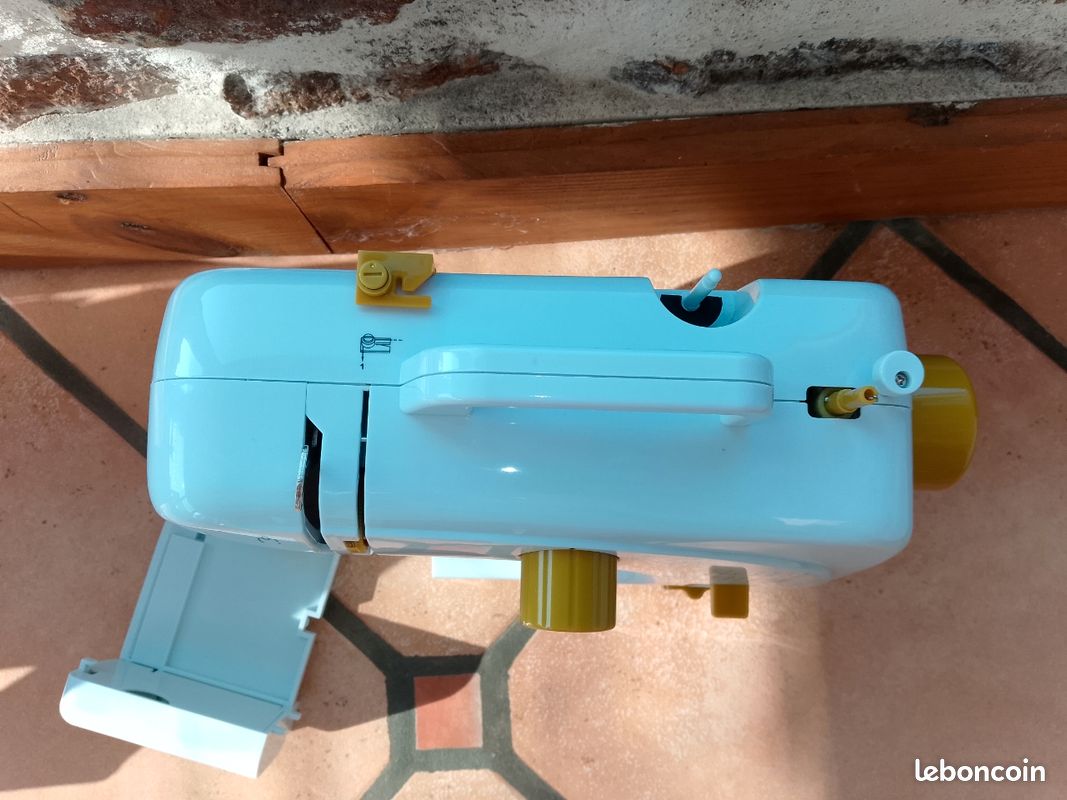 Machine à coudre (image 8)