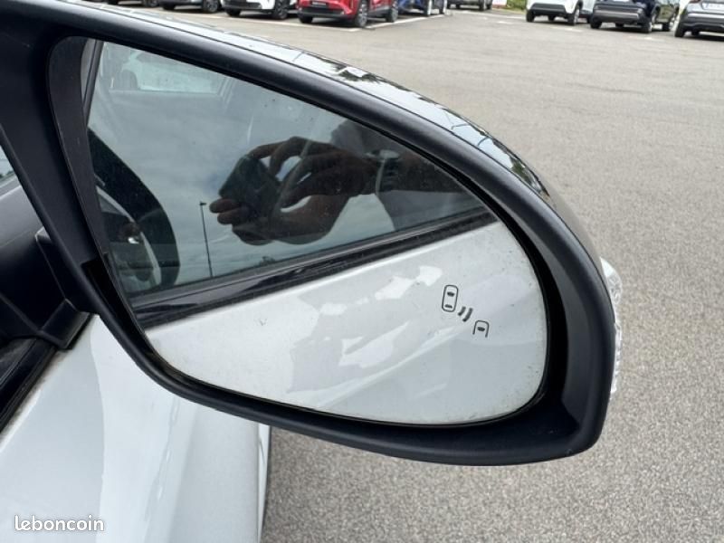 Toyota C-HR 1.8 Hybride 122ch GR Sport E-CVT (image 11)