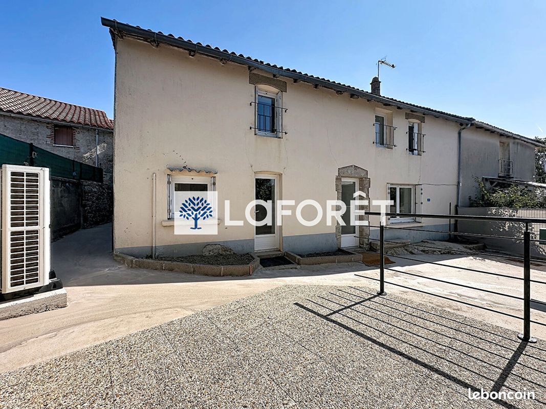 Maison 4 pièces 99 m² · à Mauléon · 99 m² · 775 €