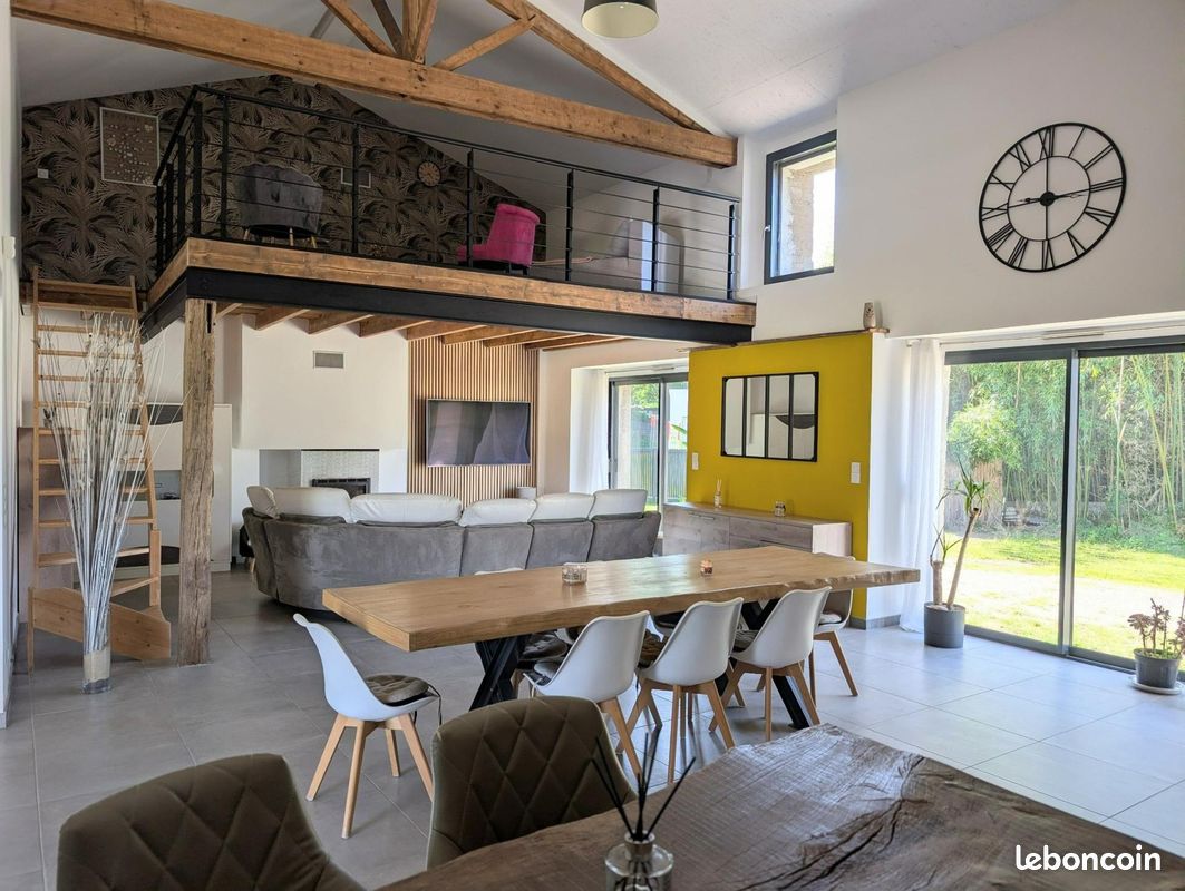 Maison 7 pièces 318 m² · à Bellevigne-en-Layon · 318 m² · 389 000 €
