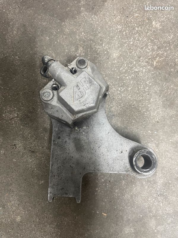 Rohan R F 2 Etrier de frein arriere AJP pour 50cc Derbi Senda R DRD Pro & Derbi ...