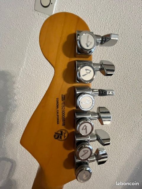 Fender American Ultra Stratocaster HSS Texas Tea (image 4)