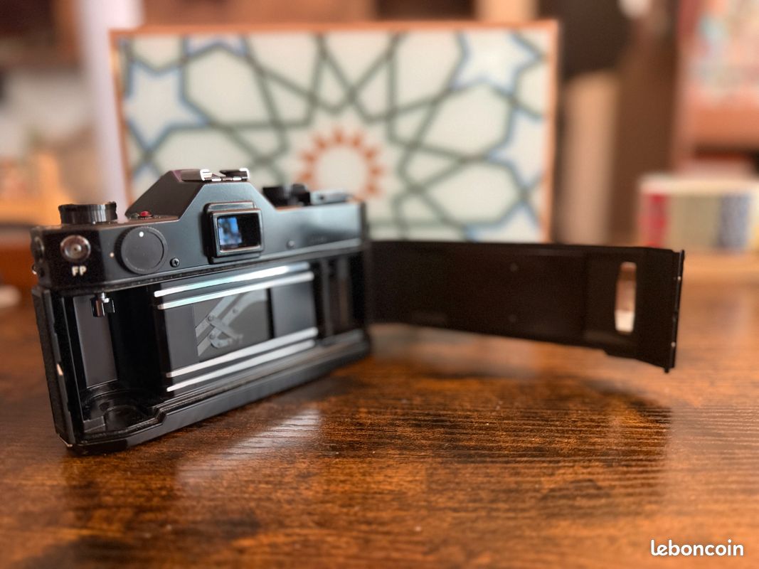 Yashica TL Electro X Noire (image 4)