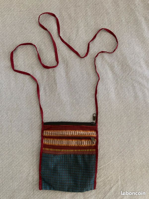 Petit sac à main ou pochette en bandoulière (image 1)