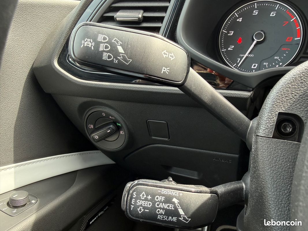 SEAT Leon SC 2.0 TSI 290 CH CUPRA BVA - CARPLAY/ANDROID AUTO - REGULATEUR ADAPTATIF - SIEGES AV CHAUFFANTS - (image 22)