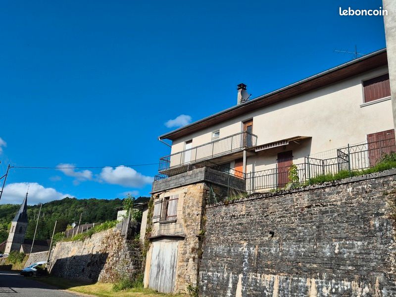Maison 6 pièces 123 m² · à Cressia · 123 m² · 78 000 €