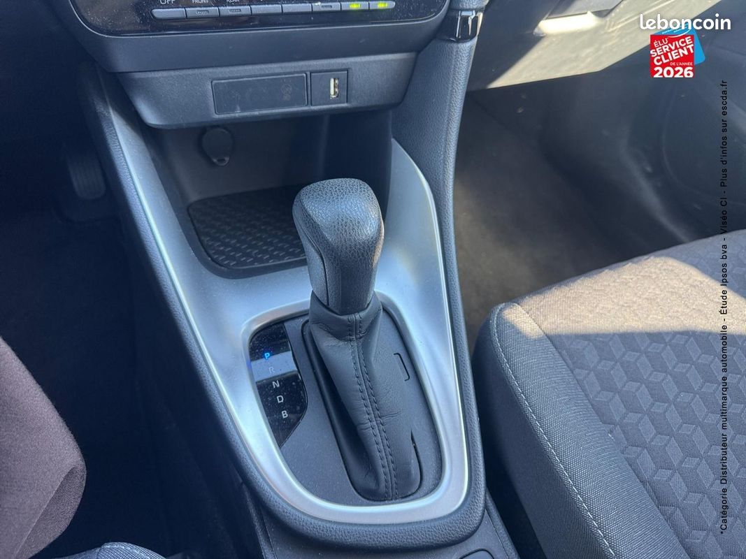 Toyota Yaris 116h Design 5p MY22 (image 16)