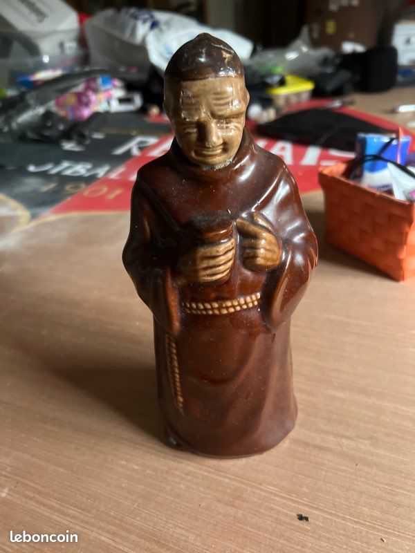 Statue en porcelaine (image 1)