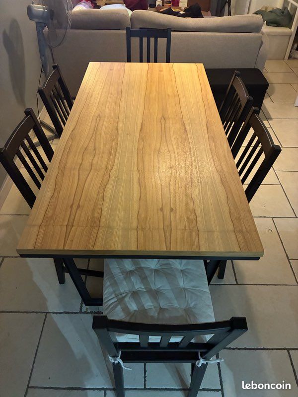 Table + chaise (image 1)