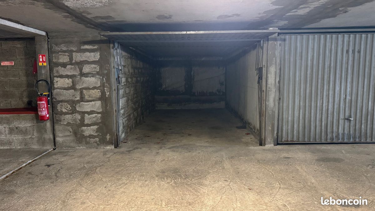 Parking/box Annecy · 150 €/mois