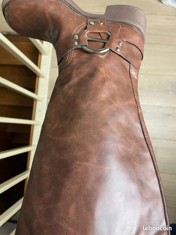 Bottes Born En Cuir Marron Taille 8,5 US (40) - Zippées, Occasion Bon état, Pour Femme