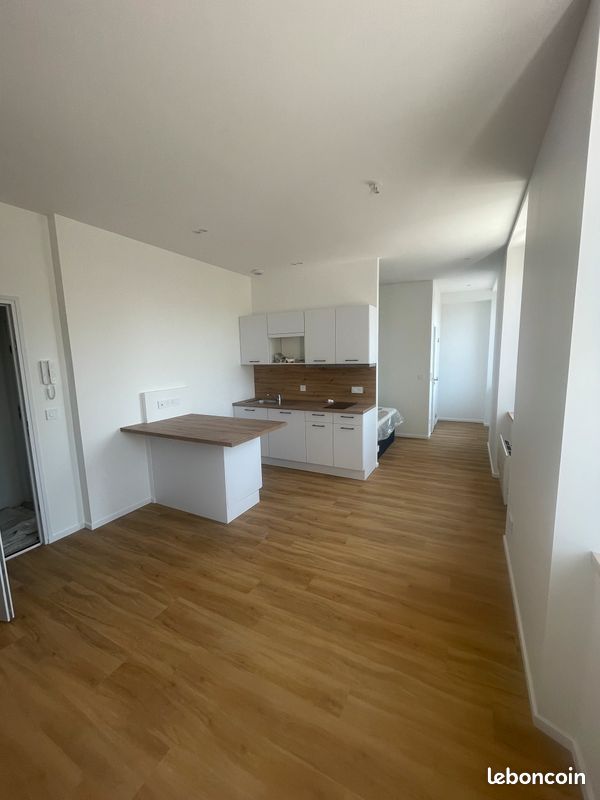 Appartement 1 pièce 29 m² · à Landerneau · 28,6 m² · 580 €/mois