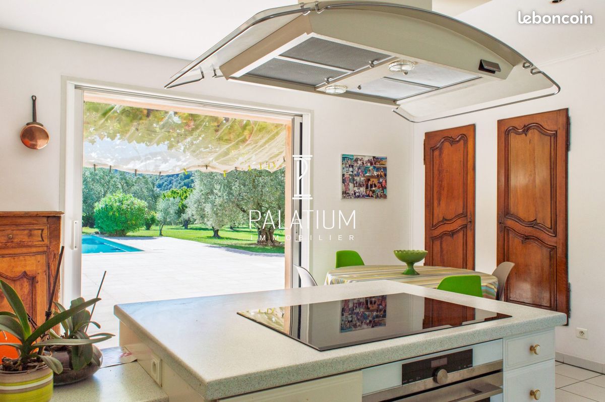 Villa 12 pièces 311 m² (image 12)