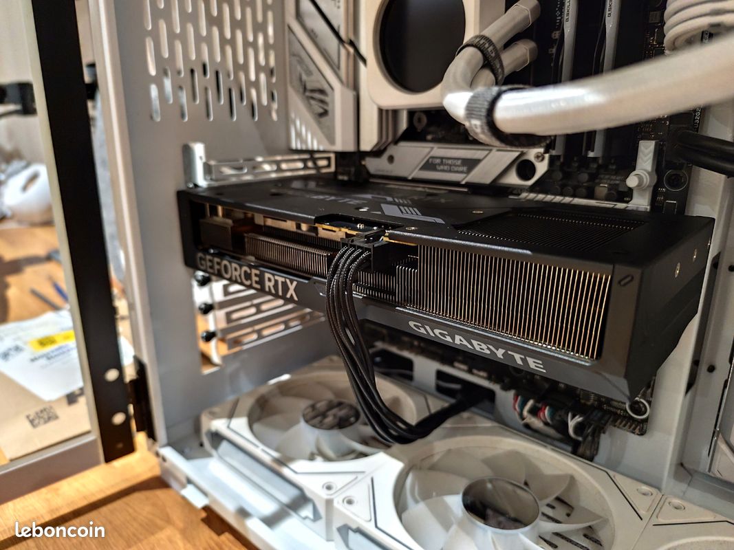 🎮 NVIDIA GeForce RTX 4070 Gigabyte Windforce OC – 3 Fans 🎮 (image 5)
