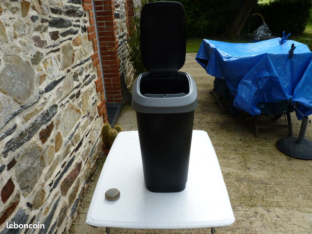 Poubelle 30 litres plastique (image 1)