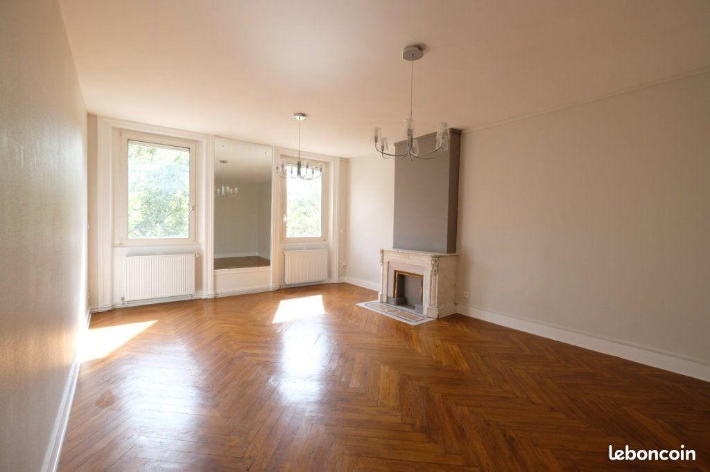 Appartement 3 pièces 97 m² · à Saint-Étienne · 97 m² · 715 €/mois