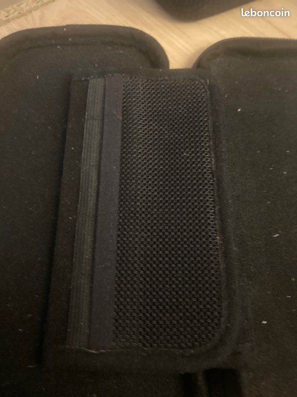 Pochette de switch transportable et avec des petite pochette de jeu (image 5)