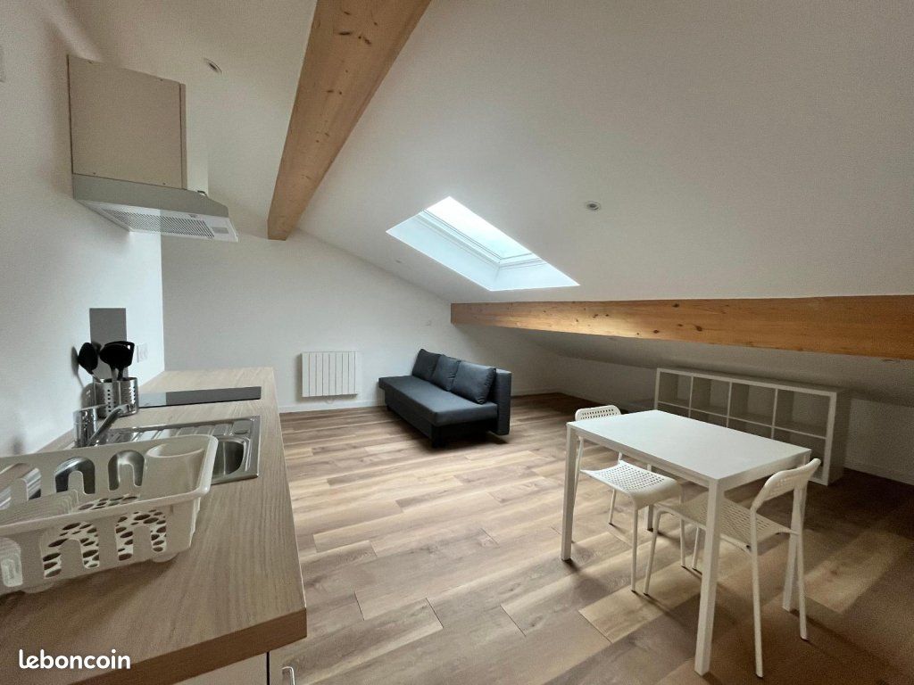 Appartement 1 pièce 20 m² · à Saint-Étienne · 20 m² · 390 €