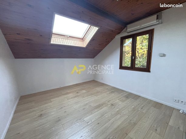 https://img.leboncoin.fr/api/v1/lbcpb1/images/54/f5/41/54f541b5db55f35da9d6304026fc91953bea4628.jpg?rule=ad-image
