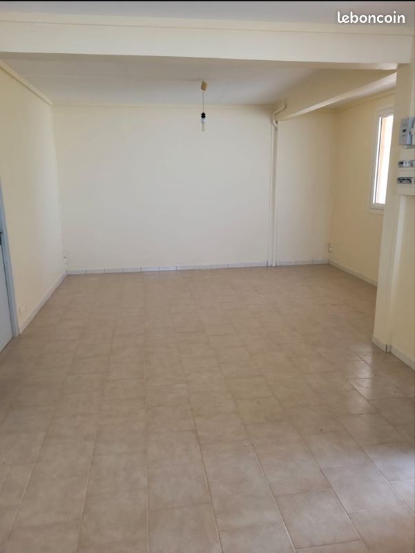 Appartement 3 pièces 76 m² · à Le Lamentin · 76 m² · 800 €