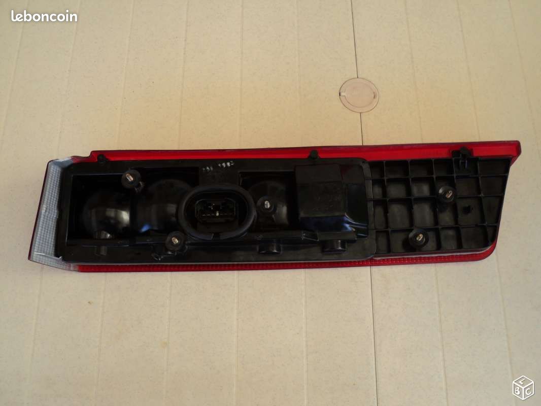 Feux arrière droit Lancia Y10 (image 2)