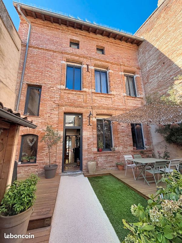 Maison 5 pièces 260 m² · à Verfeil · 260 m² · 699 500 €