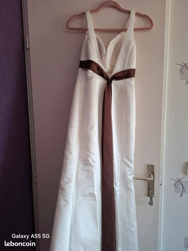Robe longue cérémonie blanche avec ceinture satin marron – easy wear - El Corte Inglés (image 1)