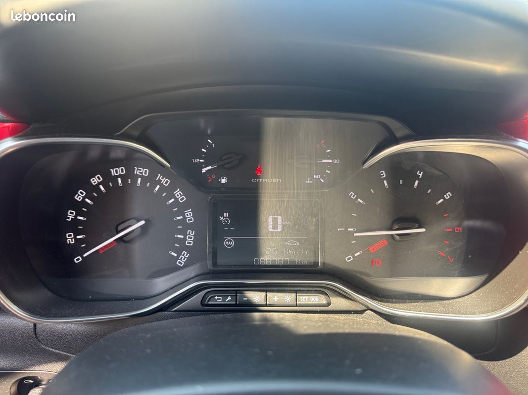 CITROEN C3 III 1.6 BLUE HDI 75 FEEL 75Ch Apple carplay Régulateur de vitesse Garantie 12 mois (image 14)