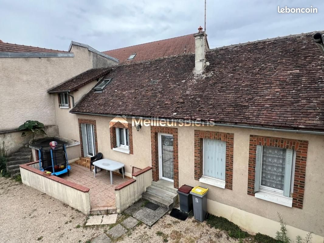Immeuble 6 pièces 134 m² · à Sens · 134 m² · 200 000 €