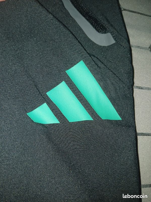 Pantalon de sport Adidas noir – jamais utilisé – style sport, pantalon de l'Algérie (image 3)