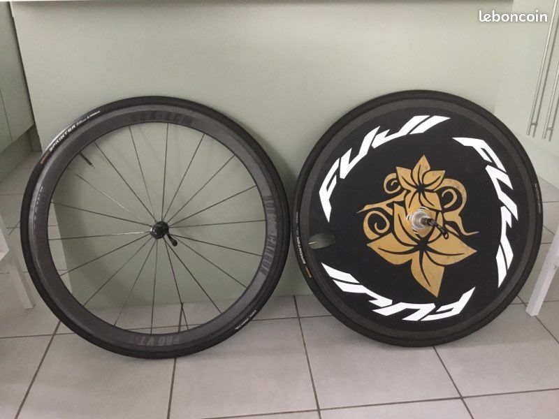 Roue Arrière Carbone Corima 32 WS+ – 28 Pouces – Frein Jante – Occasion