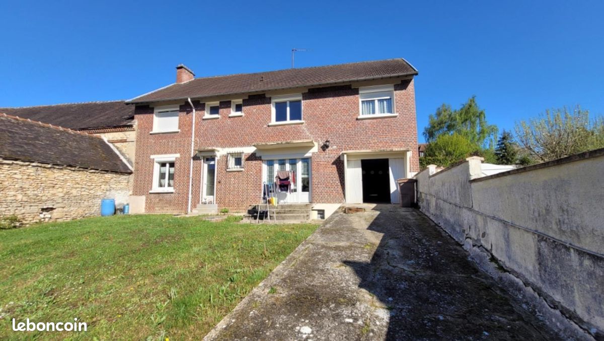 Maison 8 pièces 143 m² · à Allonne · 143 m² · 209 000 €