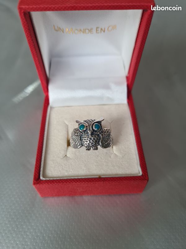 Les bijoux en forme de hibou portent-ils malheur